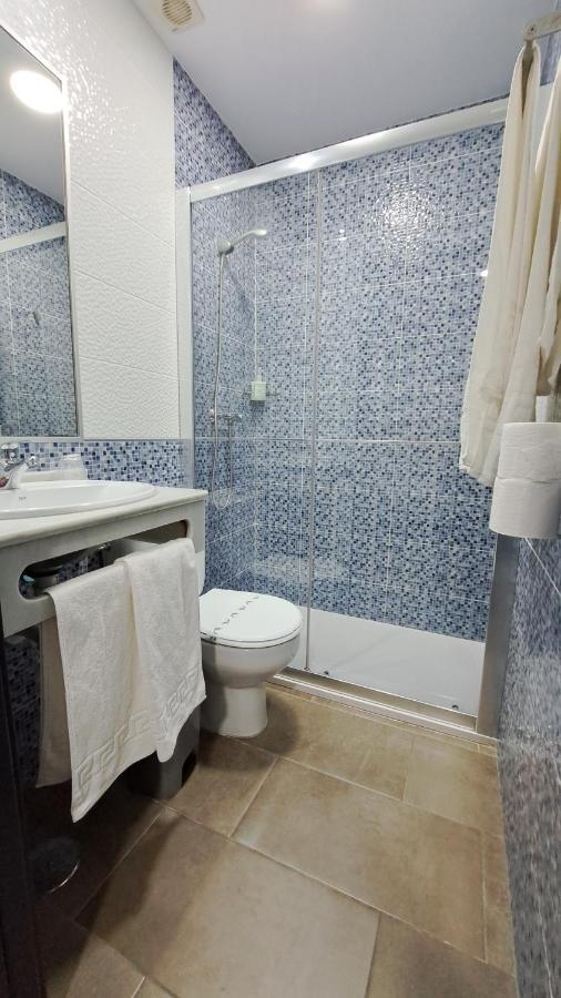 Hostal Maria Jose コニル・デ・ラ・フロンテラ エクステリア 写真