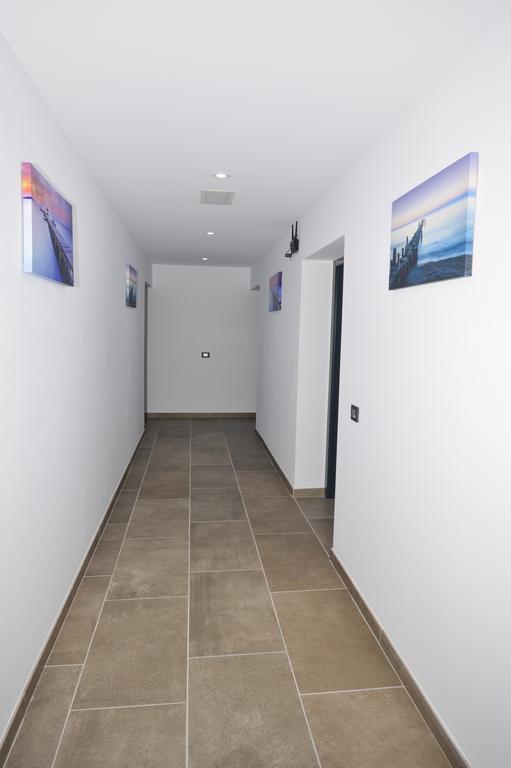 Hostal Maria Jose コニル・デ・ラ・フロンテラ エクステリア 写真